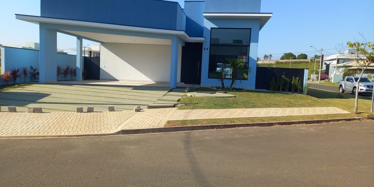 Belissima residência no condomínio portal dos Bandeirantes