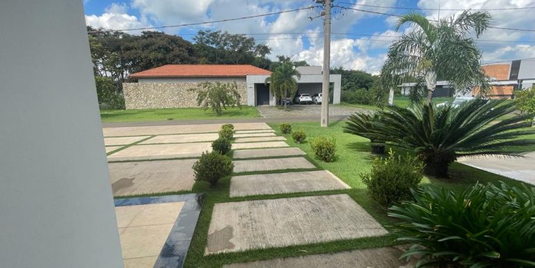 Belíssima residência no residencial primavera