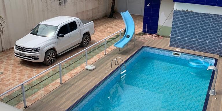 Belíssima residência na praia da Maranduba a 350 metros da praia - foto 2