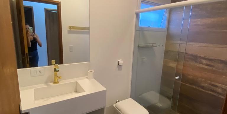 Bela casa no condomínio Guarujá