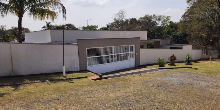 Belíssima residência no condomínio Haras São Luís - foto 2