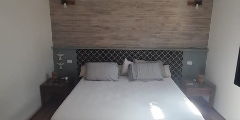 Belíssima residência no condomínio primavera - foto 3