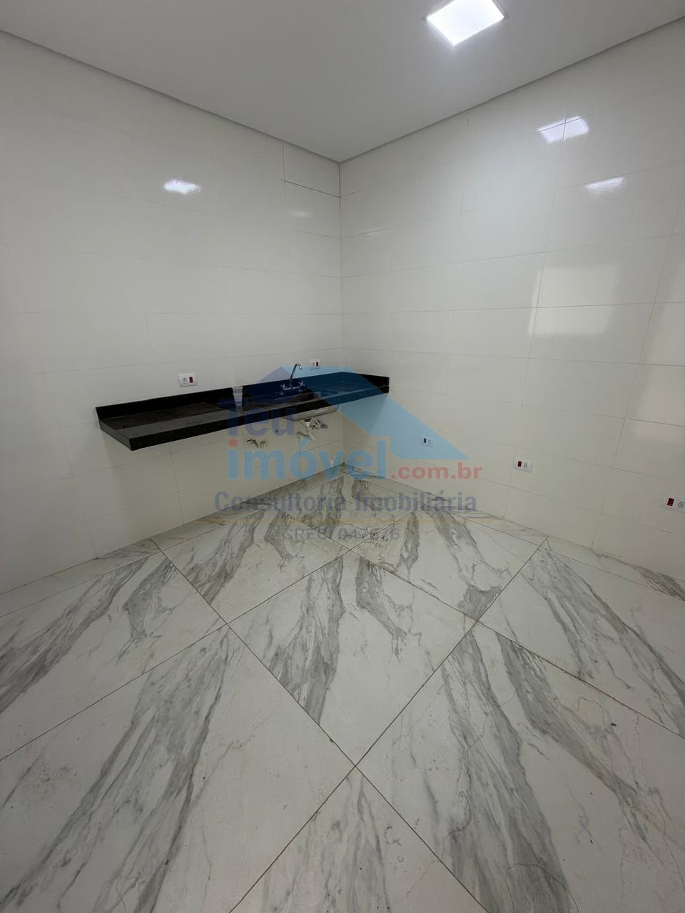 EXCELENTE LOJA COMERCIAL PARA LOCAÇÃO — EXCELENTE PONTO PARA CONVENIÊNCIA - BAIRRO PORTO SEGURO - SALTO/SP
